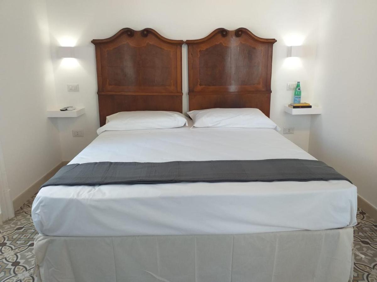 كروتوني B&B Le Muse المظهر الخارجي الصورة